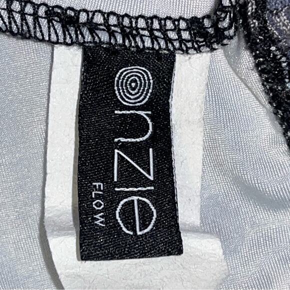 Onzie Flow Bike Shorts Color: Boho Love Print Woman's size Small/medium #285 - Picture 6 of 15